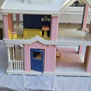 Playskool Vintage Doll House With All Accessories